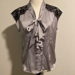 Sunny Leigh Shiny gray blouse Size M